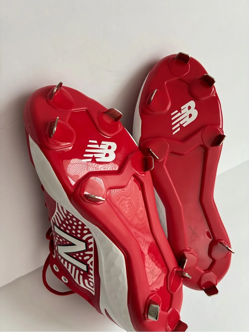 New Balance Women's Red and White Metal Baseball Cleats Size 9 Sports-Game